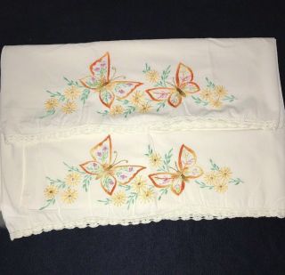 Vintage Set Of 2 Pillow Cases Hand Embroidered Crocheted Edge 29 " X 20 "