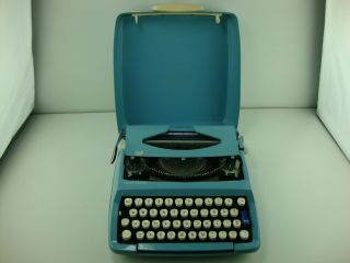 Vintage Blue Portable Smith - Corona Typewriter Cougar Ii With Cover