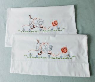 Vintage Set Of 2 Pillowcases Embroidered Kittens / Cats