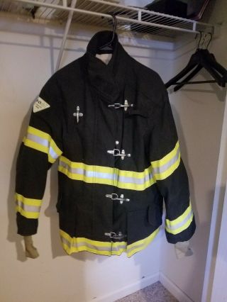 Firefighter Bunker Coat/jacket Size 4232 R Isodri Janesville 2k Great Cond.