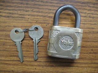 Vintage Large Heavy Brass Yale Y&t Padlock Lock With 2 Yale Keys Great