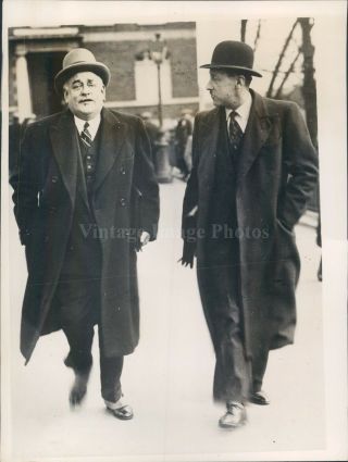 1934 Photo Dr Paul Paris Coroner Piedelievre Dijon Leaving Morgue Men