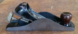 VINTAGE STANLEY BAILEY NO.  220 SMALL WOOD PLANE WITH WOODEN KNOB MADE IN USA 2
