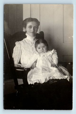 Stunning Portrait Of Pretty Young Victorian Mother & Child - 1900s Fashion Rppc