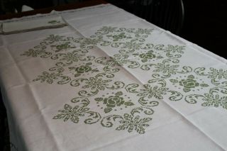 Vintage Hand Embroidered Linen Tablecloth 68x84 8 Napkins 15 1/2x16