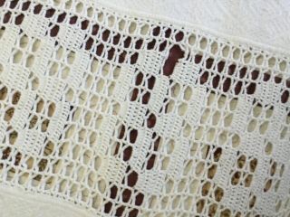 Vintage White Matelasse Crocheted Lace Bedspread or Tablecloth,  Cutter 76” x 68 4