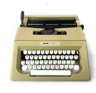 Vintage Olivetti Lettera 25 Beige W/ White Keys Portable Typewriter Good Workin 3