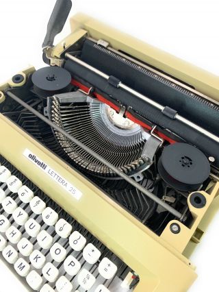 Vintage Olivetti Lettera 25 Beige W/ White Keys Portable Typewriter Good Workin 4