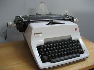 Vintage Olympia Ag Typewriter Beige No Case Has Feed Issue Germany Parts Repair