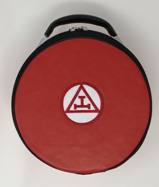 Royal Arch Cap Case In Red With Emblem