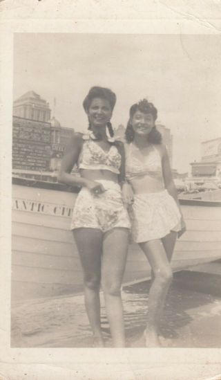 Vintage Photo Pretty Pin Up Girls Posing By Atlantic City Beach Boat