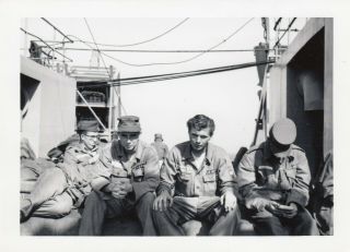 Vintage Photo Group Of Us Army Soldiers In Uniform Relaxing Snapshot