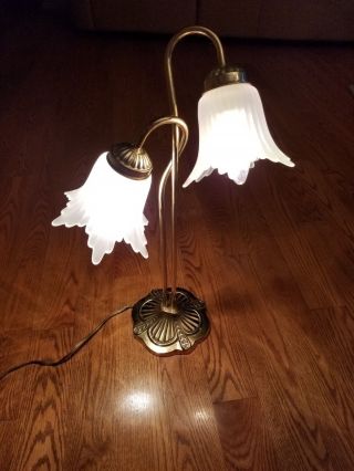 Vintage Brass 21 " Tall Table / Desk Lamp With Dual Frosted Glass Flower Shades