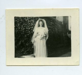 Vintage B&w Photograph " Small Picture Of Pretty Bride " 1.  5 X 2 " Georgie Jean