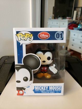 Funko Pop Disney Store Mickey Mouse 01