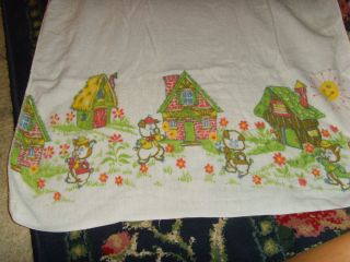Vintage Retro 3 Little Pigs Nursery Rhyme Fabric Material Receiving Blanket