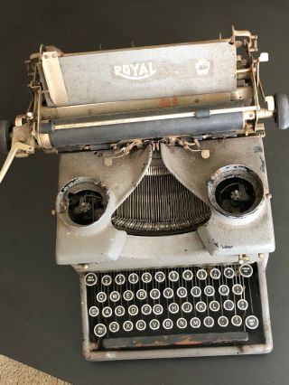 Antique Royal Typewriter Model 10