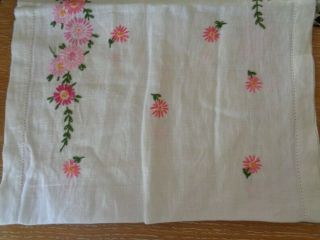 Vintage Hand Embroidered Pink Daisy Dresser Scarf 4