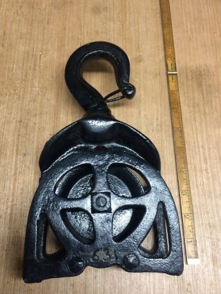 Vintage Cast - Iron Hay Trolley Pulley No.  631 With Hook And Mouse