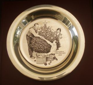 1973 FRANKLIN STERLING SILVER TRIMMING THE TREE PLATE BY NORMAN ROCKWELL 3