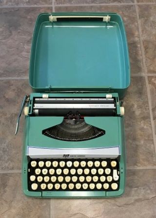 Vintage 1970 Smith Corona Corsair Deluxe Portable Typewriter Teal Made N England