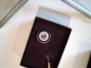 A Set of President and Vice President Bush Stick Pins in gift boxes 2