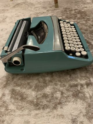 Vintage Smith Corona Corsair Deluxe Portable Typewriter Teal Made In England 4