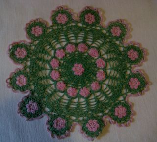 Doily Vintage Handmade Crochet Lace Pink Green Flowers 8.  5 "