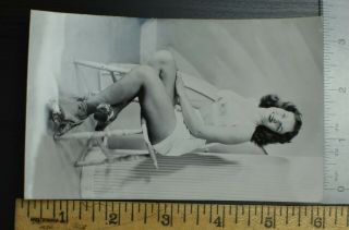 Vintage Photo 1940s Studio Portrait Young Woman Sitting Shorts Legs High Heel Z3 3