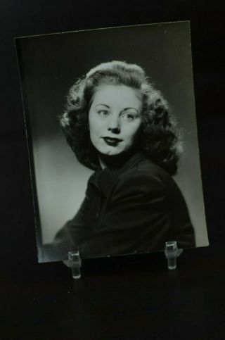 Vintage Photo 1950s Studio Portrait Young Woman Head Shot Make Up Glamour Z3