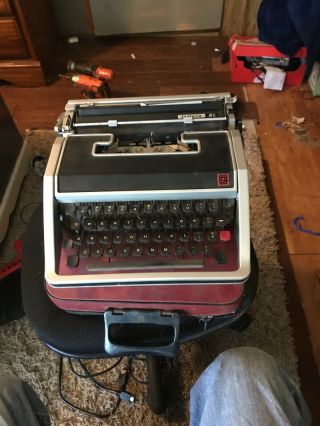 Red Olivetti Underwood Lettera 33 Made Italy Portable Typewriter Vintage