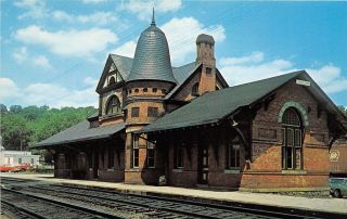 D94/ Oakland Maryland Md Postcard Chrome Baltimore And Ohio Railroad Depot