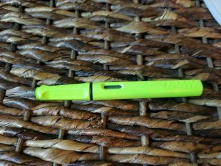 LAMY Safari Special Edition Bright Neon Lime Green Fountain Pen from 2015 EUC 2