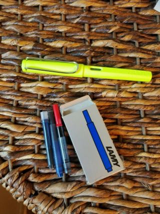 LAMY Safari Special Edition Bright Neon Lime Green Fountain Pen from 2015 EUC 3