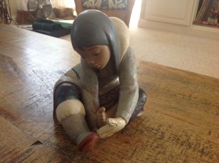 Lladro Nao Gres “inuit Eskimo Girl With Cold Feet”