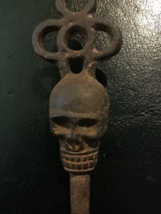 Awesome Victorian Skull Key Vintage Antique Style Heavy Cast Iron Metal Sm G/vg