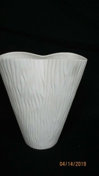 Jonathan Adler White Pottery Fluted 8 " Vase Textured Surface