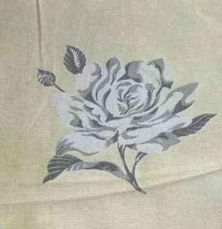 Vintage 1950’s Tablecloth Gray & White Roses On Light Yellow Cotton