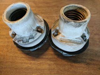 (1) Vtg Benjamin Porcelain Light Socket For Porcelain Barn Shades (antique)