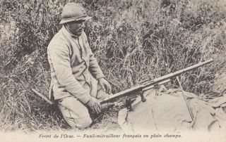 Fusil - Mitrailleur Français En Plein Champs Front De L 