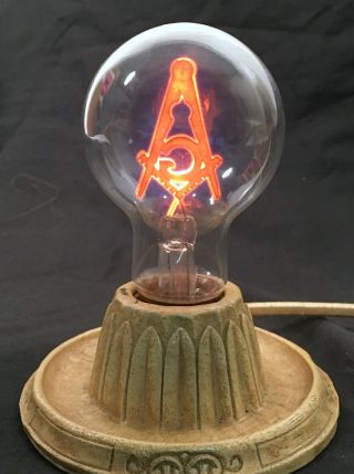 ANTIQUE NEON MASONIC LIGHT BULB W/ SYROCO LAMP BASE 1930S 2