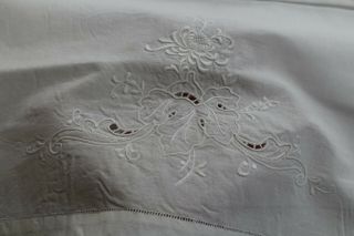 Vintage Snowy White Cotton Pillowcases W Cut Work And Embroidery 19 1/2x28