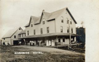 Jericho,  Vt Rppc Crowd In Front Of The Riverside Hotel C1910