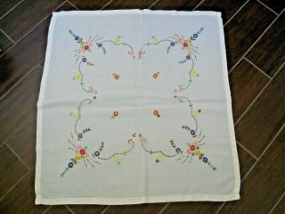 Vtg 1970s White Linen Floral Hand Embroidered 32 " X 30 " Tablecloth Tea Lunch Vg