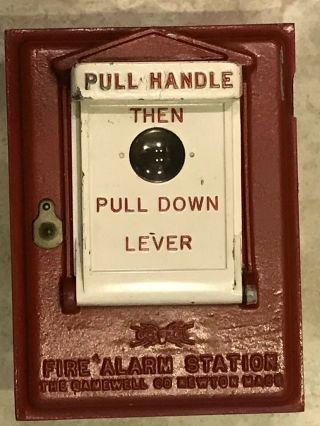 Vintage Small Gamewell Fire Alarm Pull Station Box Door Bulls Eye & Mechanism