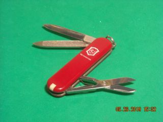 Collector ' s Pair Victorinox Swiss Champ and Classic Swiss Army Knives WORLD LOGO 3