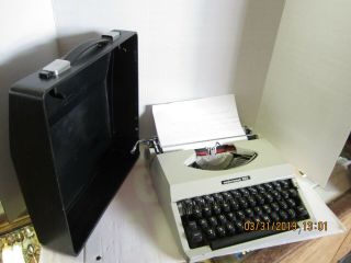 Vintage Underwood 255 Made In japan Portable Typewriter 2