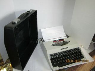 Vintage Underwood 255 Made In japan Portable Typewriter 3