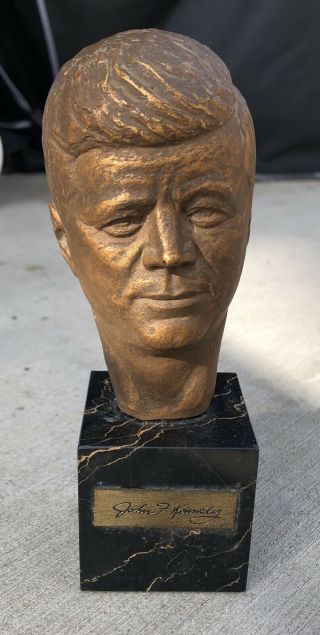 Rare Vintage 1964 John F.  Kennedy Jfk 7 1/2 " Head Bust Statue By Leo Cherne.