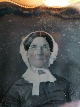 Woman in Bonnet Wearing Eye Glasses 1/6 Plate Daguerreotype in leather case 4